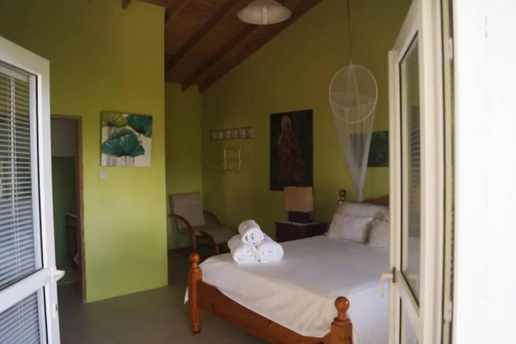 Spacious Apartment In Quiet Neighborhood Nr Airport And Beach Вьё-Фор